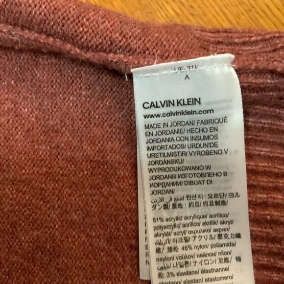 Comfy, soft turtleneck. - Picture 5 of 6